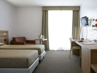 Hotel Sporting Pomezia Dış mekan fotoğraf