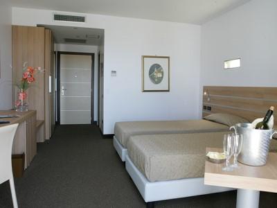 Hotel Sporting Pomezia Dış mekan fotoğraf